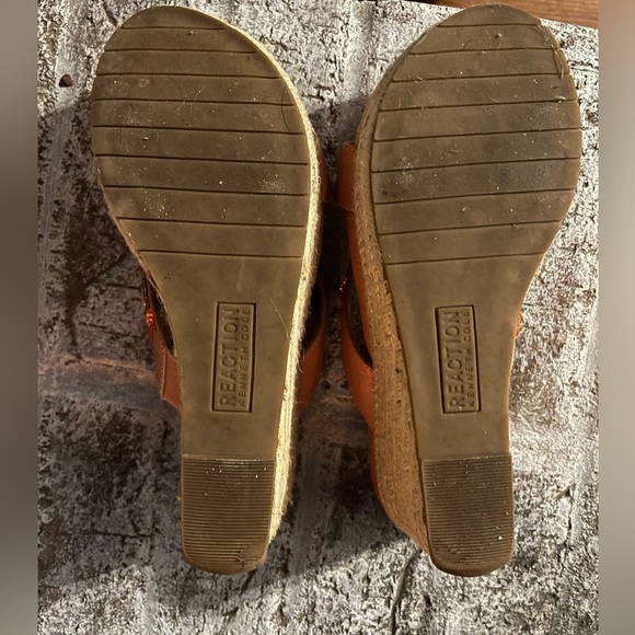 REACTION KENNETH COLE, Espadrille Wedges, size 6.5,  Coral Pink - Picture 5 of 7